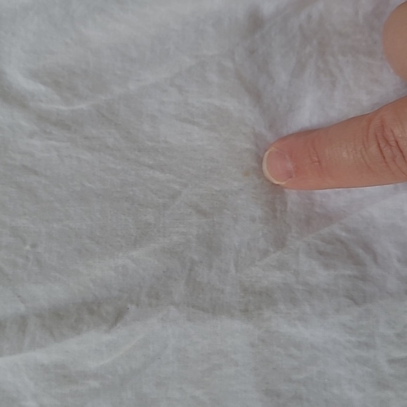 Vineyard Vines White, Pink, and Orange Medallion Embroidered Top - Size XS - Picture 3 of 10